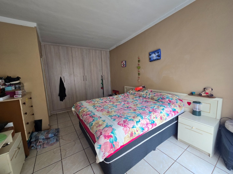 7 Bedroom Property for Sale in Langenhovenpark Free State